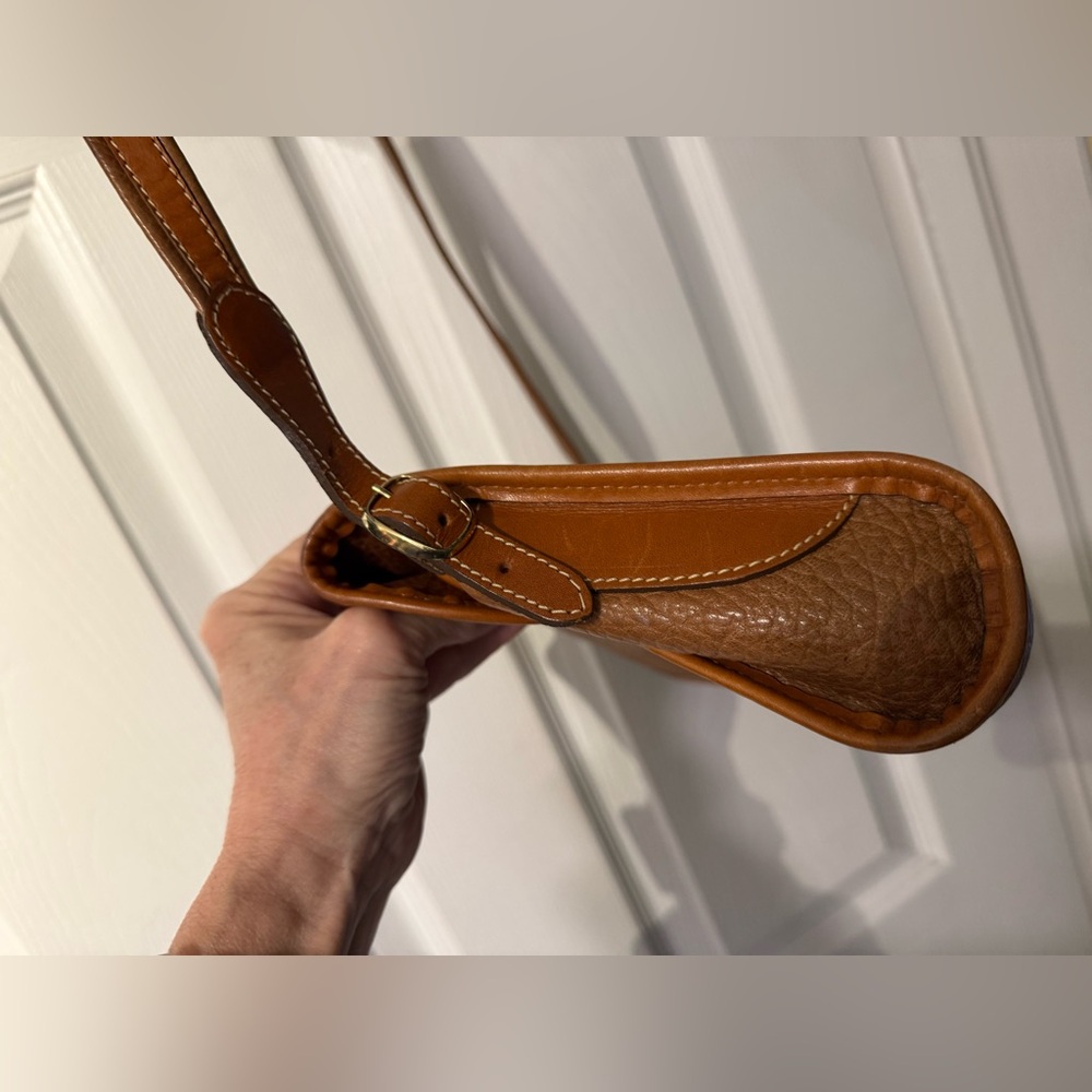 Vintage Carlos Falchi leather crossbody bag - Picture 7 of 14